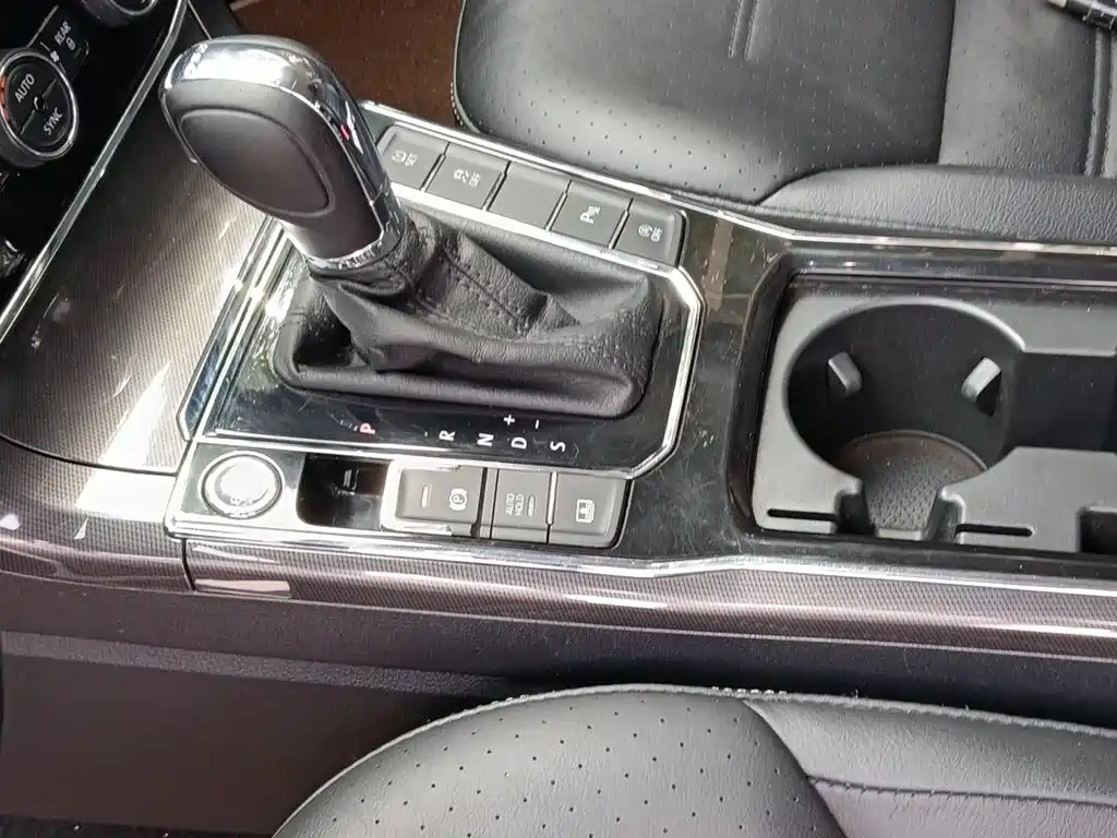 Volkswagen Passat 2018 — фото 14