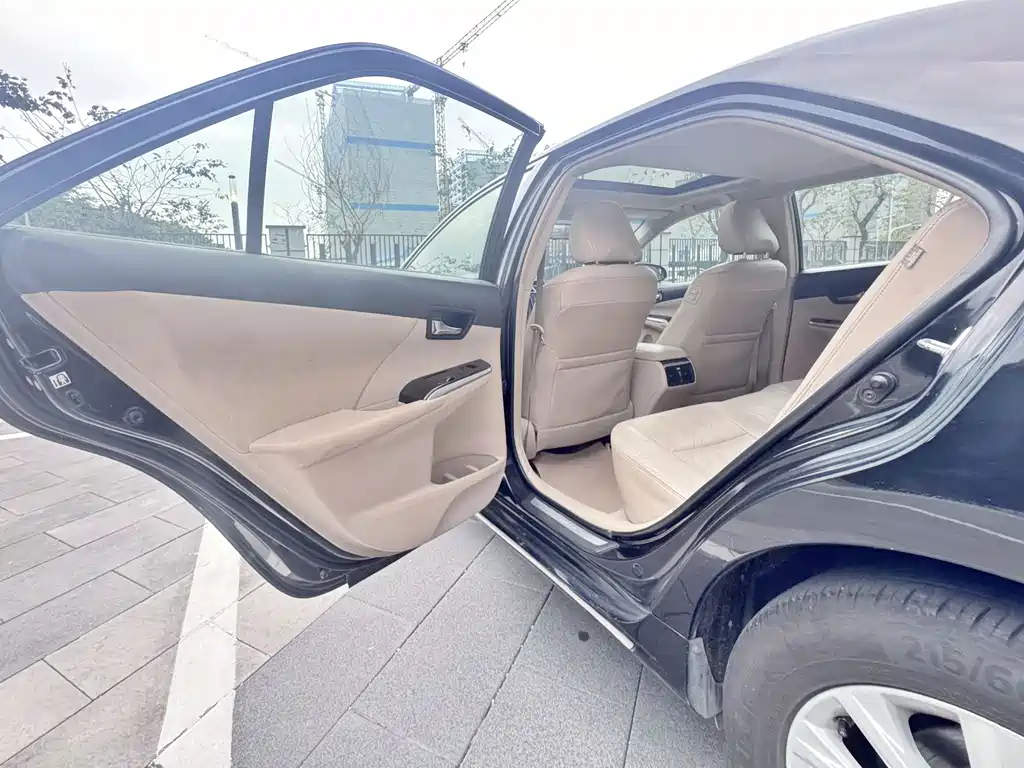 Toyota Camry 2013 — фото 20