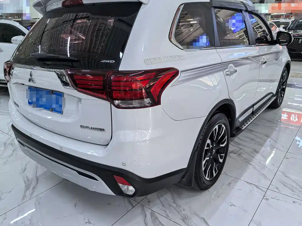 Mitsubishi Outlander 2020 — фото 6