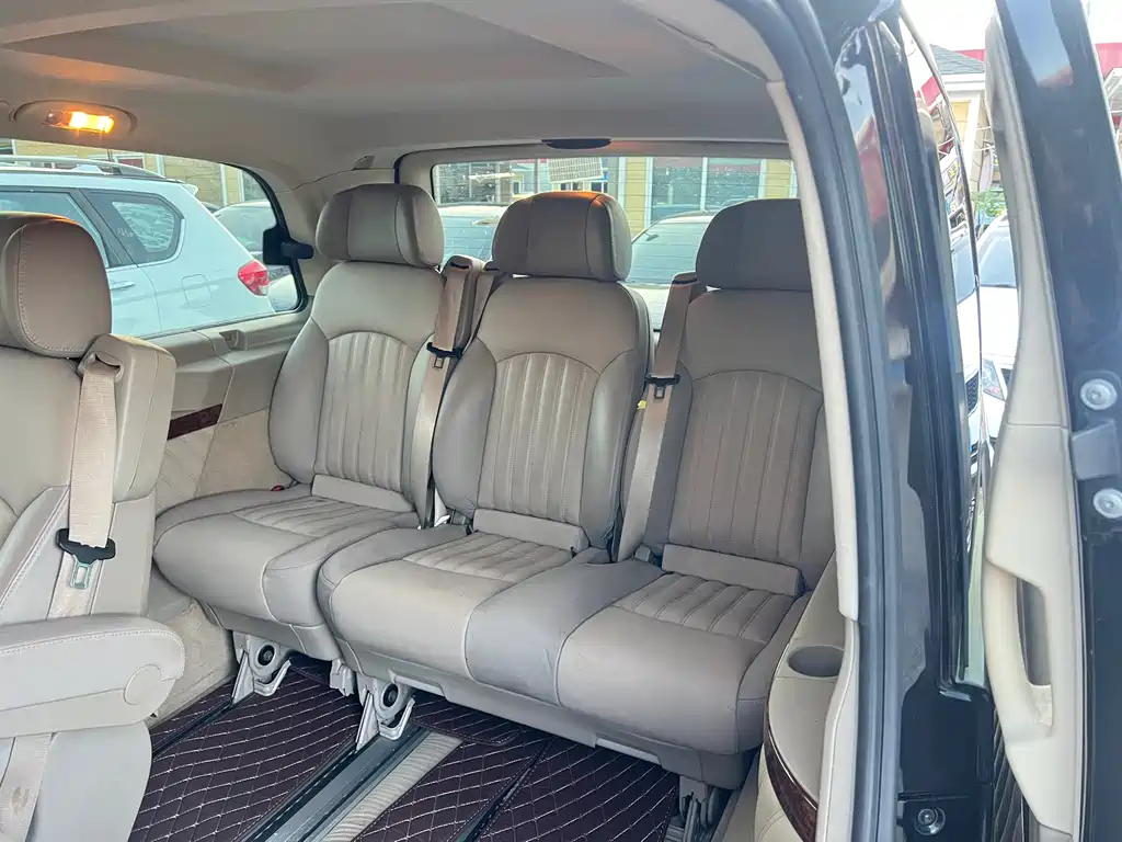 Mercedes-Benz Viano 2015 — фото 11