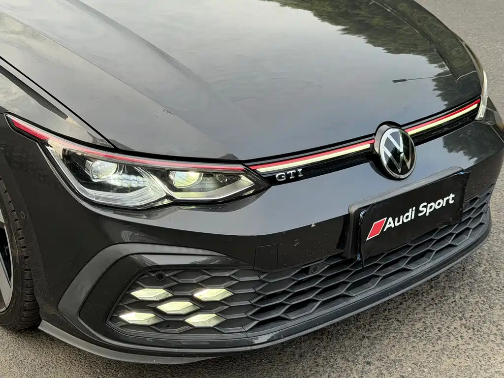 Volkswagen Golf GTI 2021 — фото 11