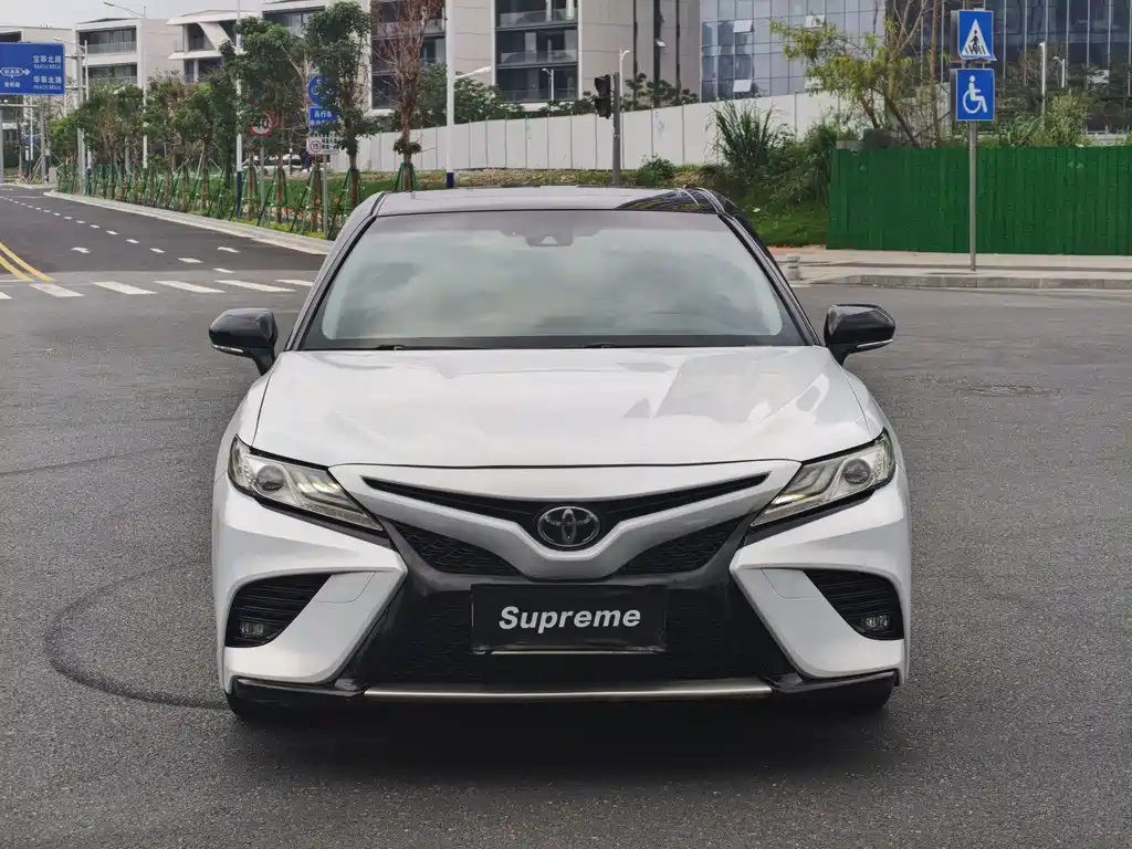 Toyota Camry 2020 — фото 2