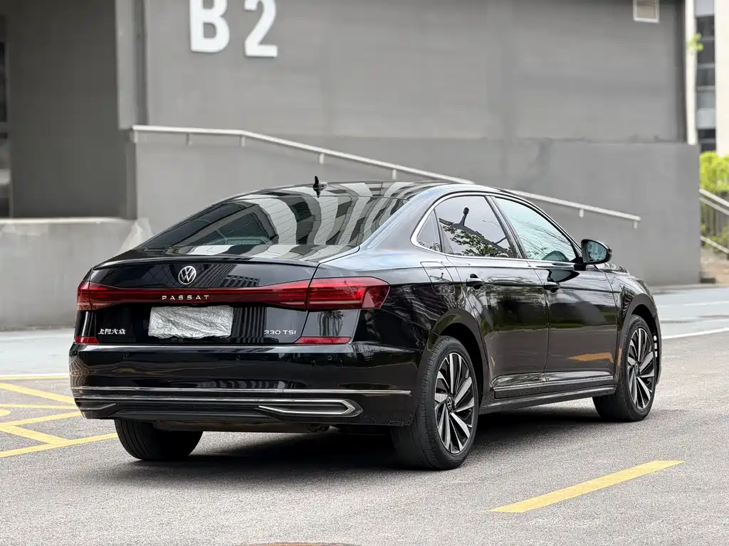 Volkswagen Passat 2022 — фото 9
