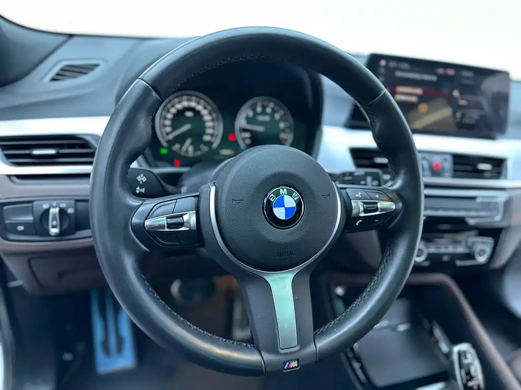 BMW X2 2021 — фото 17