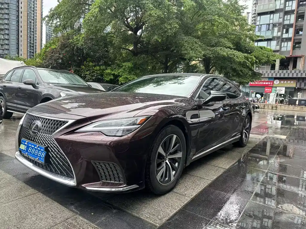 Lexus LS 2021 — фото 1