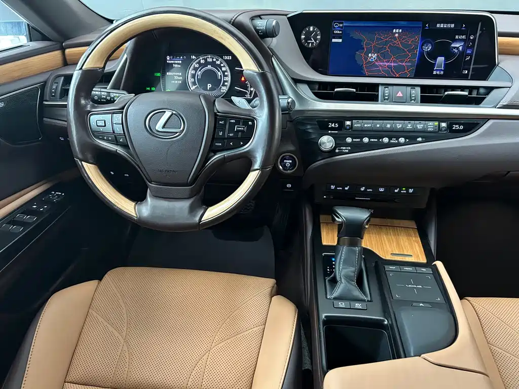 Lexus ES 2021 — фото 13