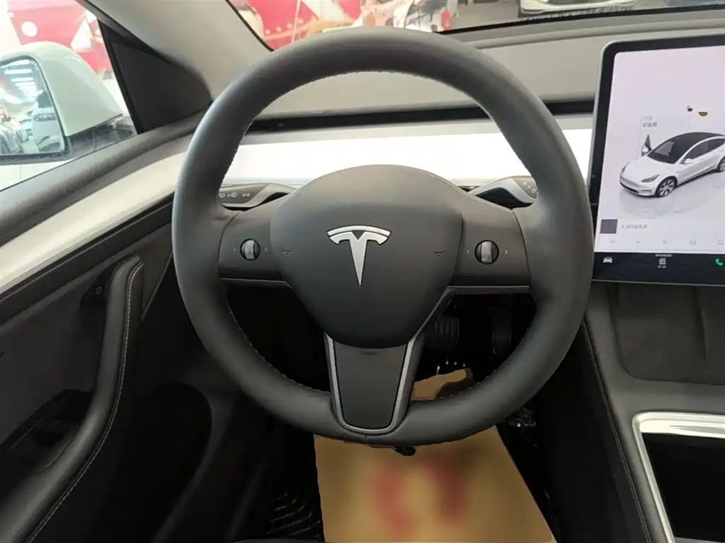 Tesla Model Y 2023 — фото 11