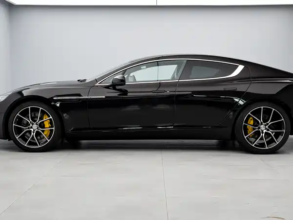 Aston Martin Rapide 2013