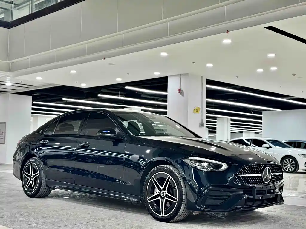 Mercedes-Benz C-Class 2023 — фото 3