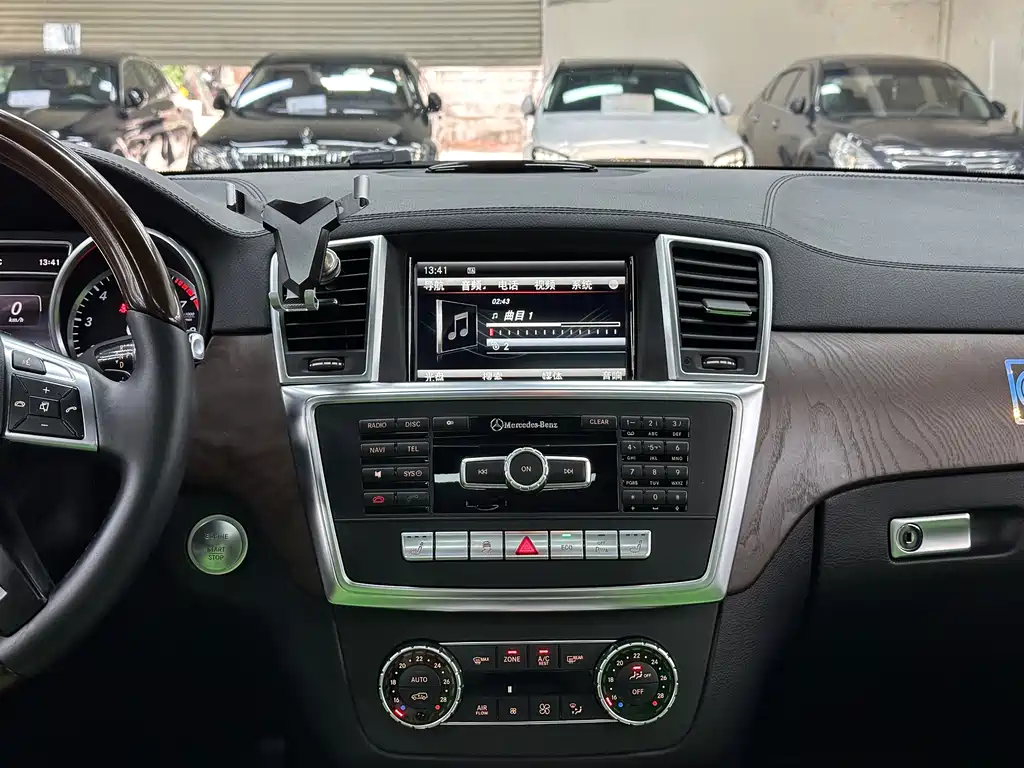 Mercedes-Benz GL-Class 2015 — фото 6