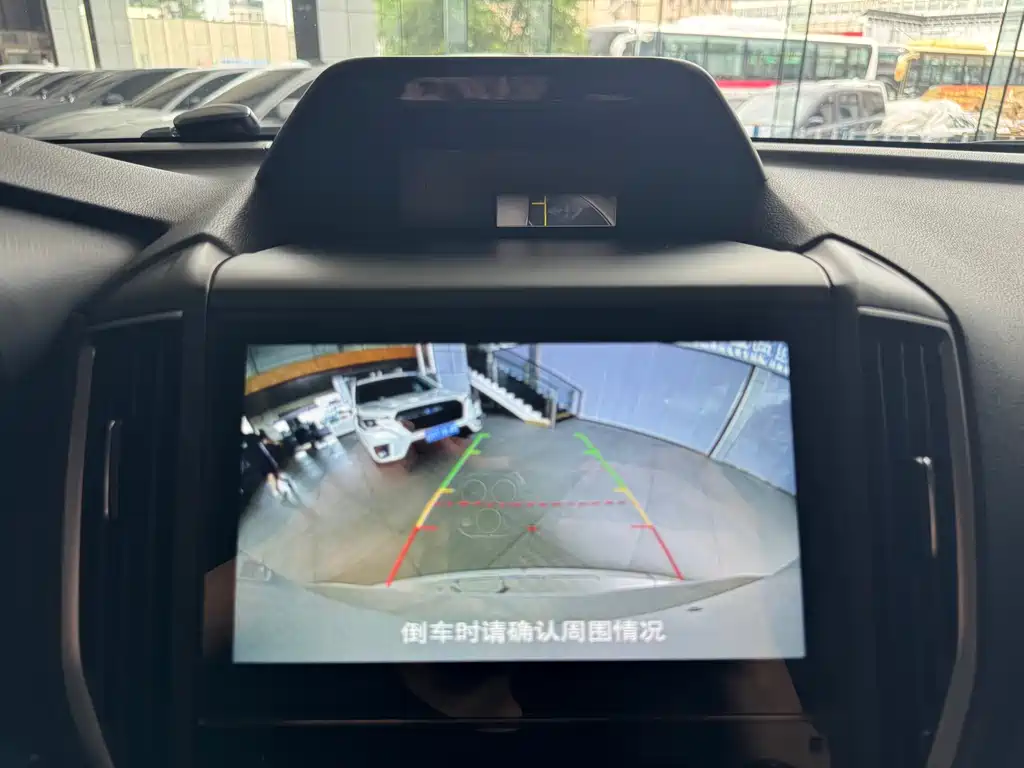 Subaru Forester 2022 — фото 21