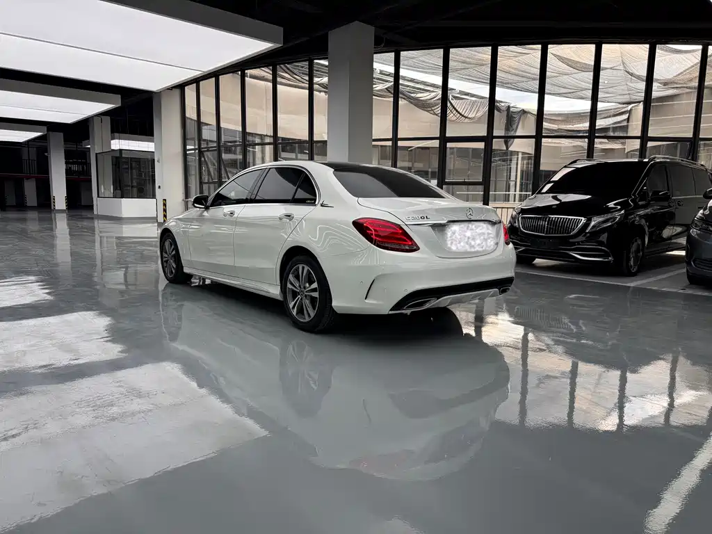 Mercedes-Benz C-Class 2018 — фото 16