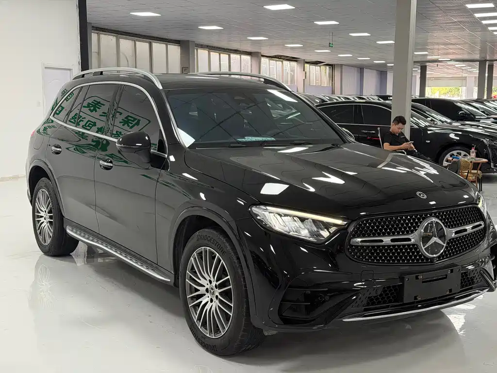 Mercedes-Benz GLC 2023