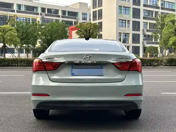 Hyundai Mistra 2014