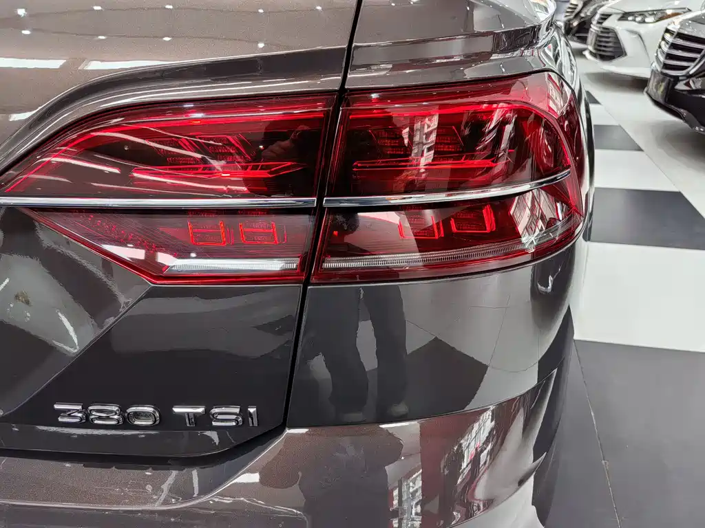 Volkswagen Phideon 2017 — фото 21