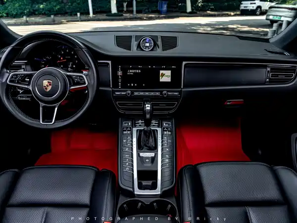 Porsche Macan 2020