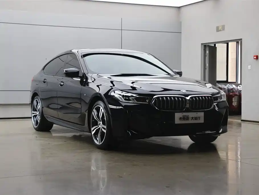 BMW 6 Series GT 2024 — фото 31