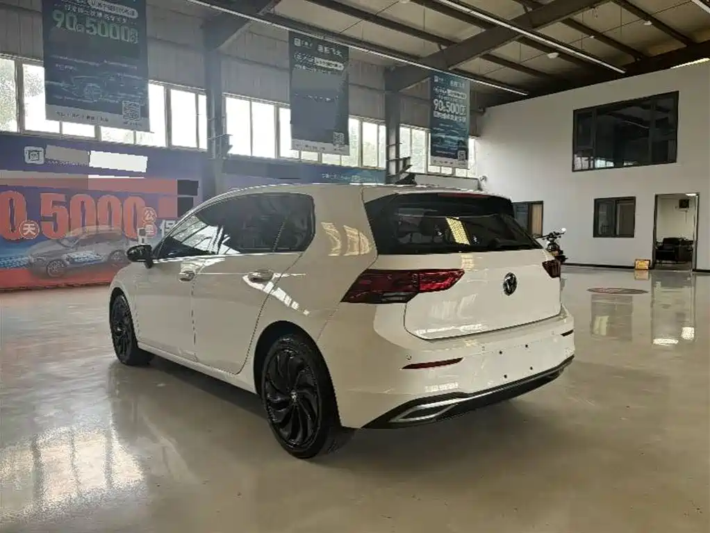 Volkswagen Golf 2021