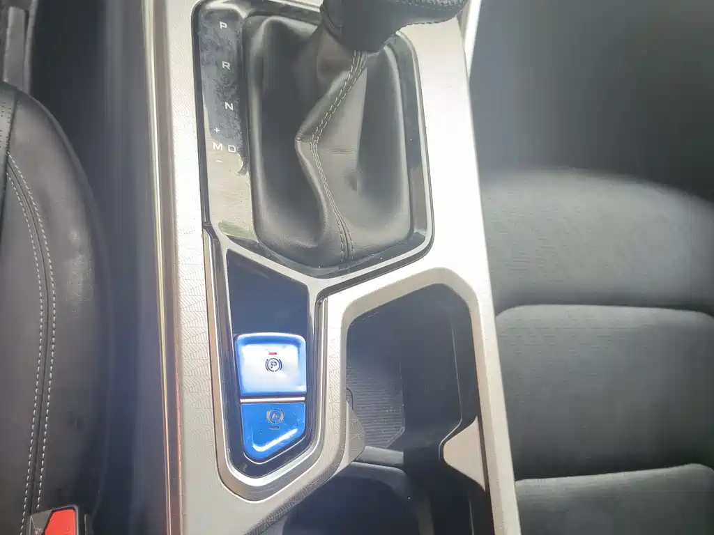 Geely Emgrand 2022