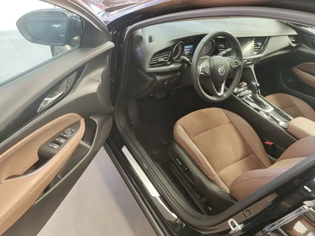 Buick Regal 2019 — фото 16