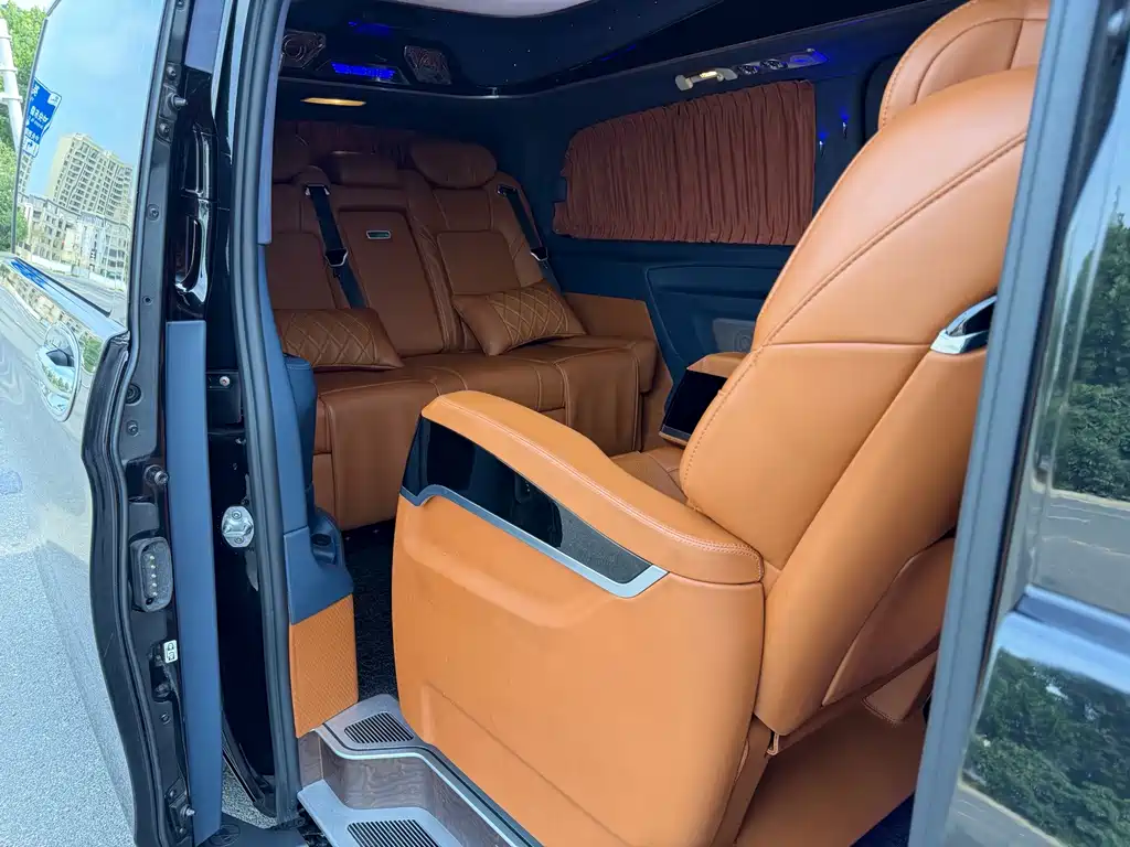 Mercedes-Benz Vito 2023 — фото 18