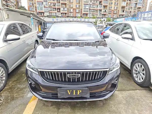 Geely Emgrand 2022
