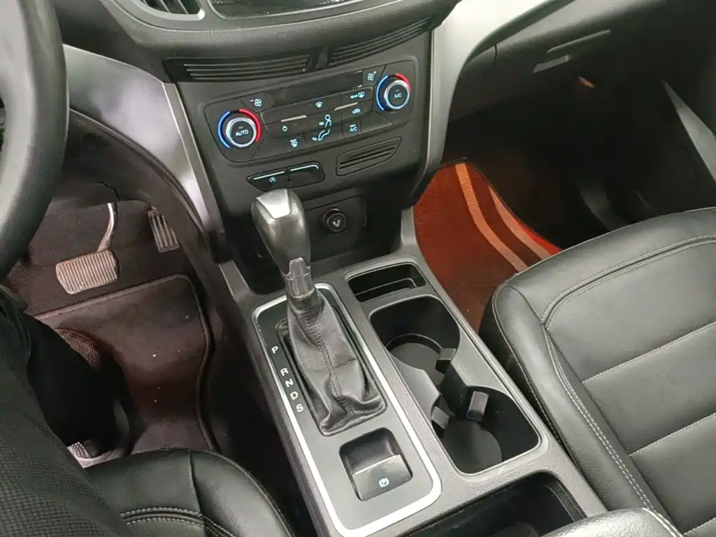 Ford Kuga 2017 — фото 14