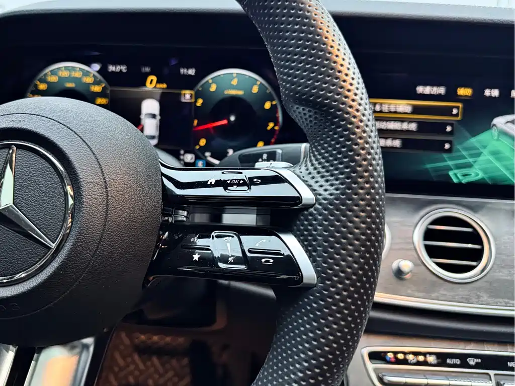 Mercedes-Benz E-Class 2022 — фото 22