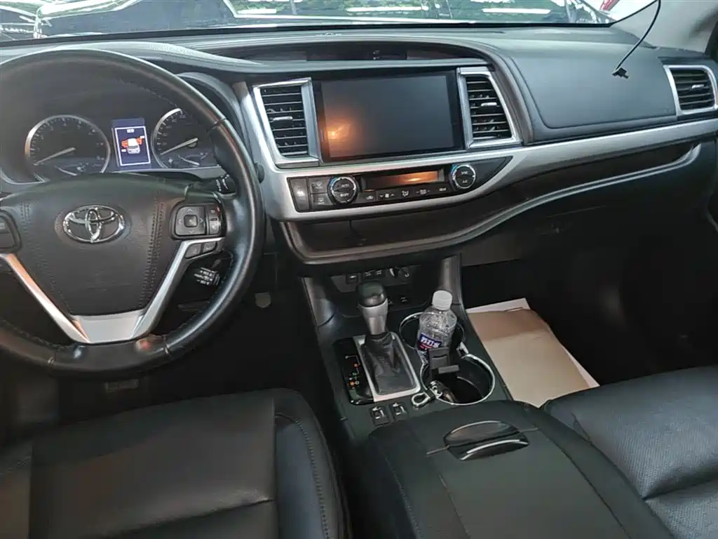 Toyota Highlander 2020 — фото 13