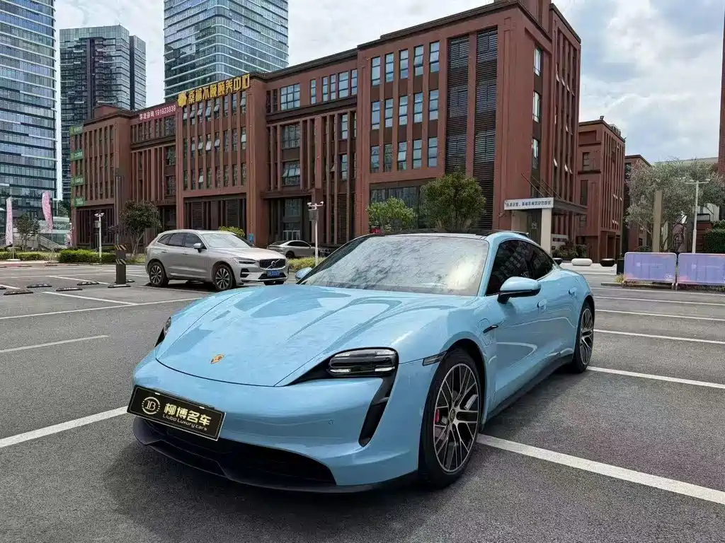 Porsche Taycan 2021 — фото 1