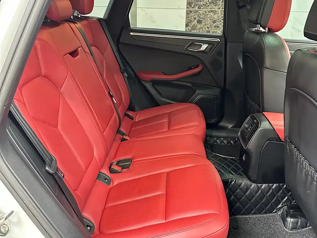 Porsche Macan 2019 — фото 11