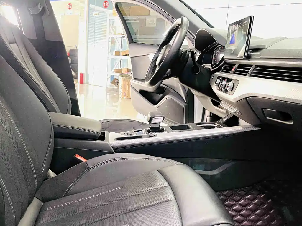 Audi A4L 2021
