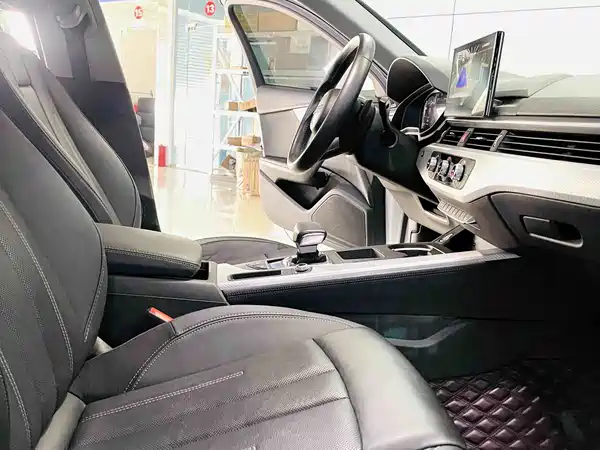 Audi A4L 2021