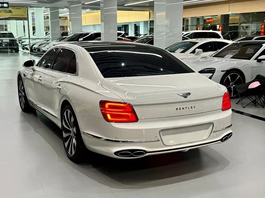 Bentley Flying Spur 2023 — фото 10