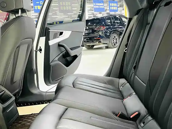 Audi A4L 2021