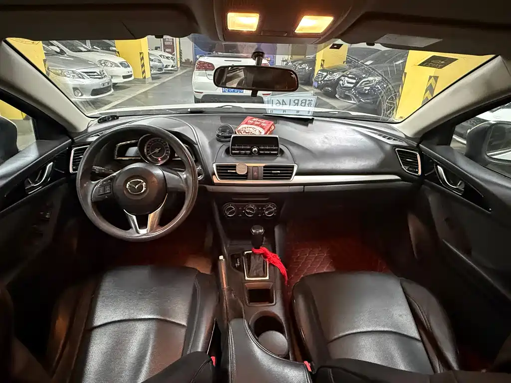 Mazda 3 Axela 2014
