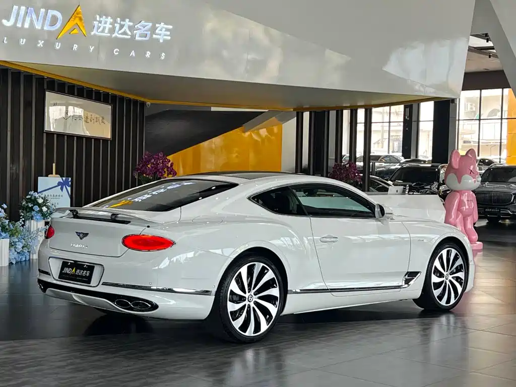 Bentley Continental 2025 — фото 10