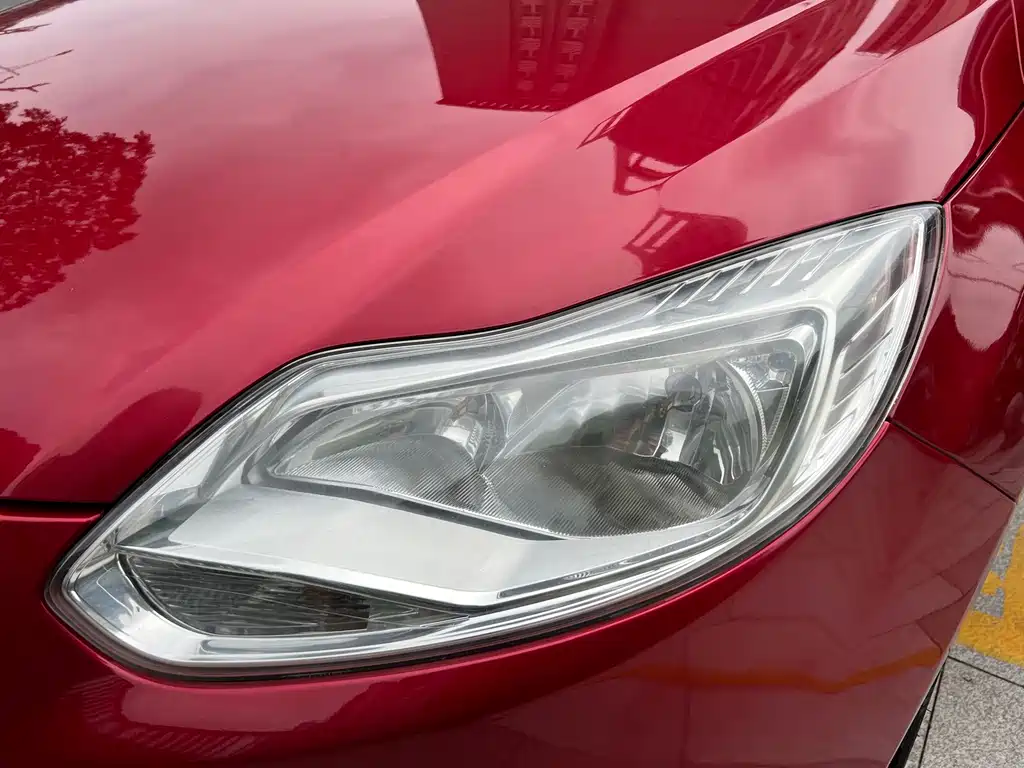 Ford Focus 2014 — фото 15