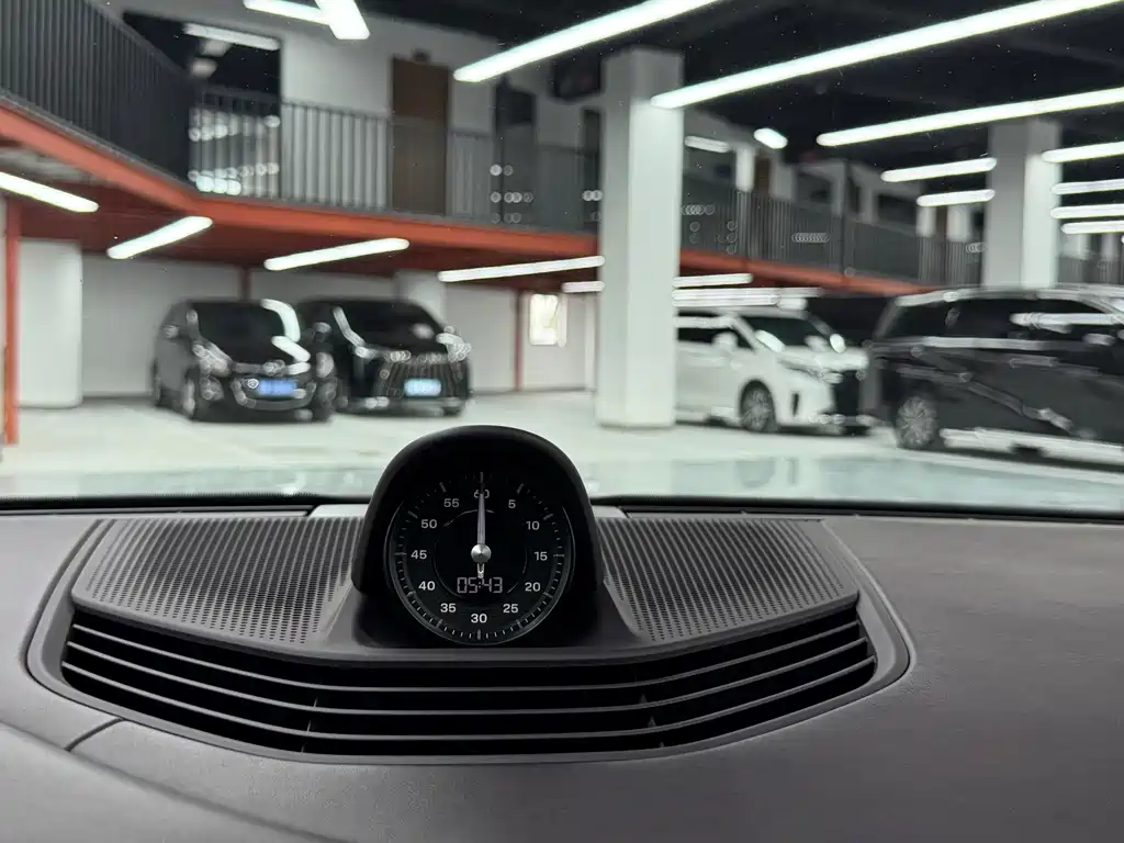 Porsche Taycan 2021 — фото 13