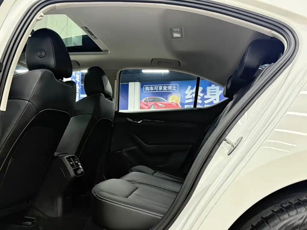Skoda Octavia 2022 — фото 18