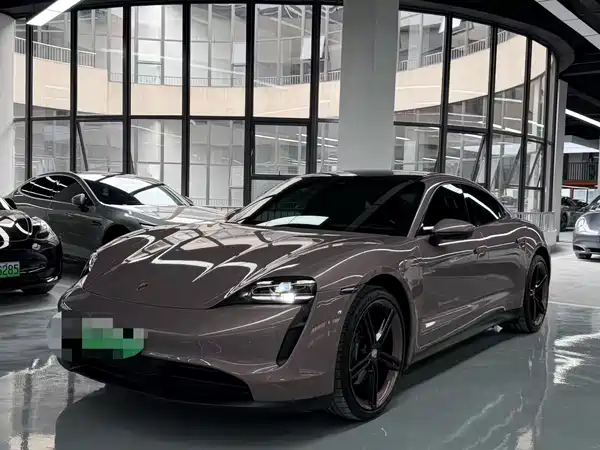 Porsche Taycan 2021