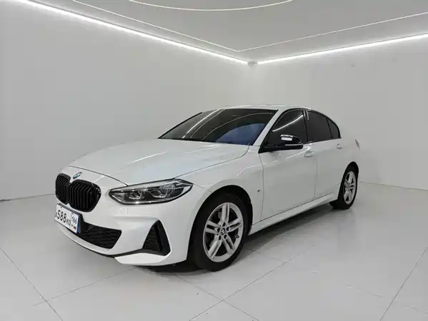 BMW 1 Series 2021
