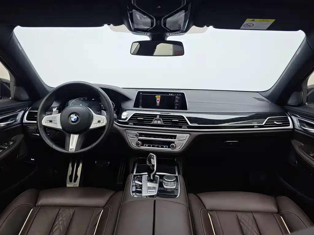 BMW 7 Series 2023 — фото 9