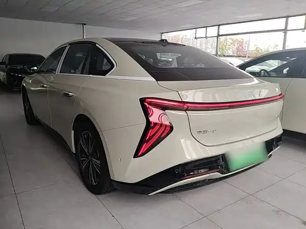 Hongqi EH7 2026