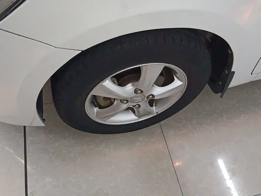 Hyundai Verna 2015 — фото 23