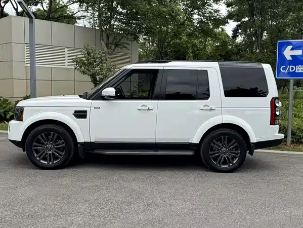Land Rover Discovery 2016