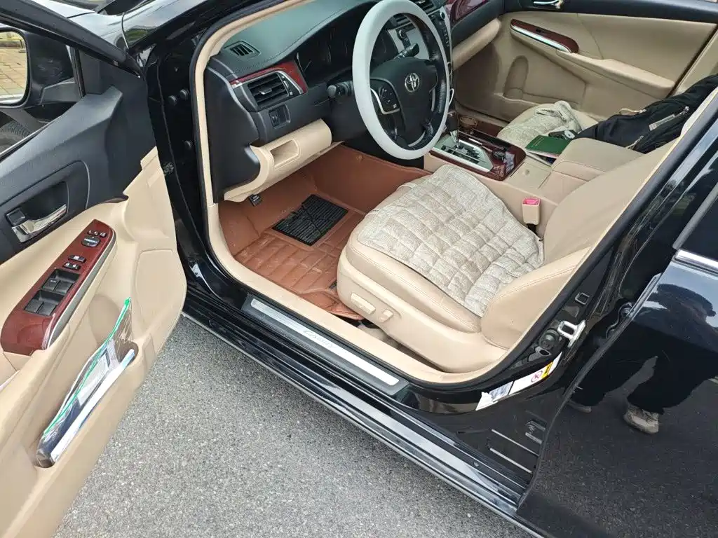 Toyota Camry 2014 — фото 17