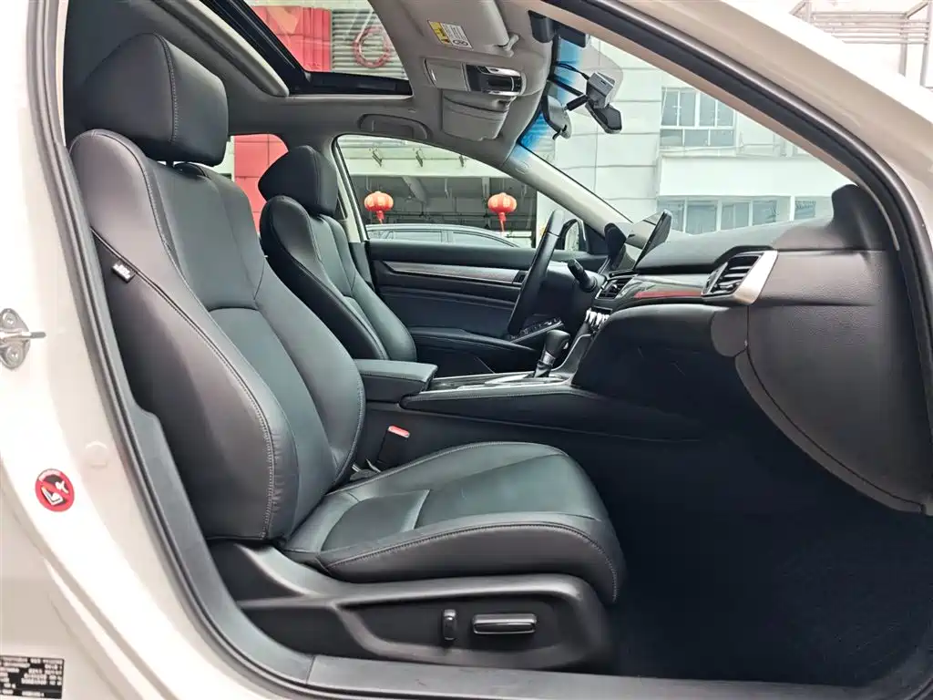 Honda Accord 2022 — фото 20