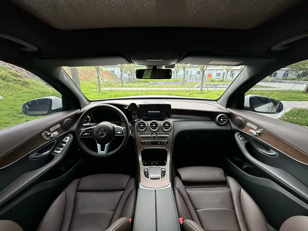 Mercedes-Benz GLC 2023