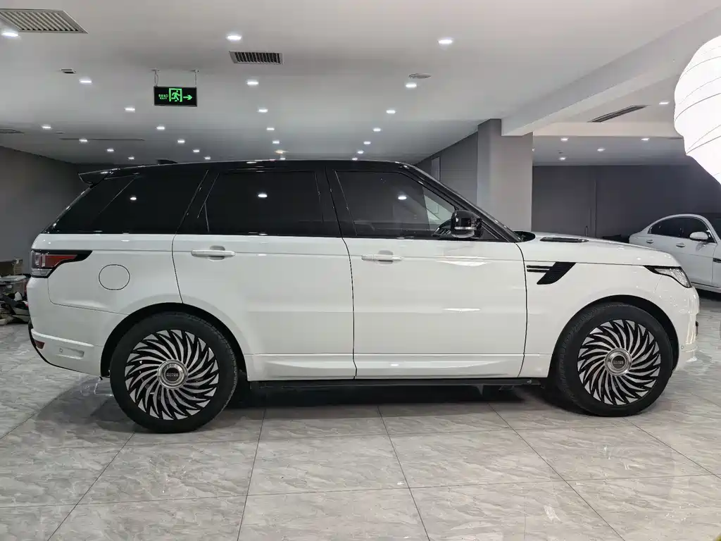 Land Rover Range Rover Sport 2017 — фото 4